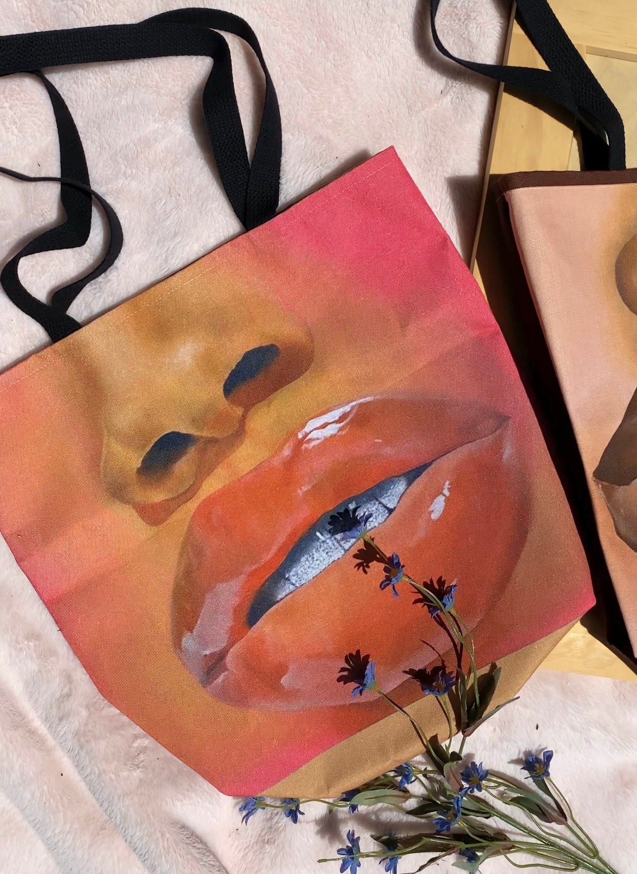 Glossy-Lip Tote